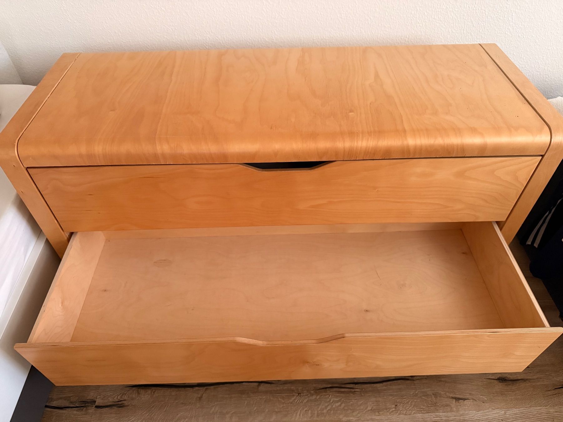 Cassettiere: Massive Holz Kommode mit 2 Schubladen, top Zustand – Usato da Allschwil venduto da Irlandelfe85