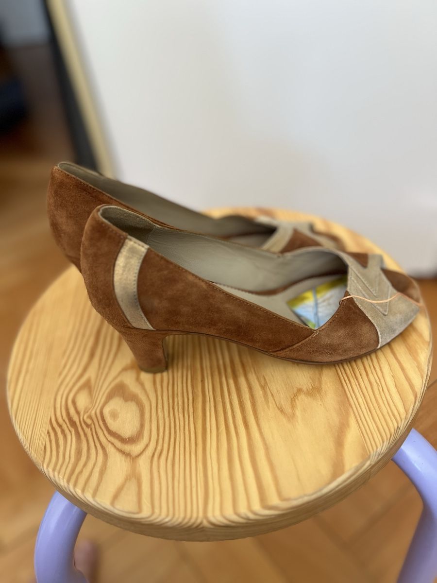 Damenschuhe: Suede peep-toe heels, caramel & gold, size 39 – Gebraucht aus Genève von jud_xrl8 3
