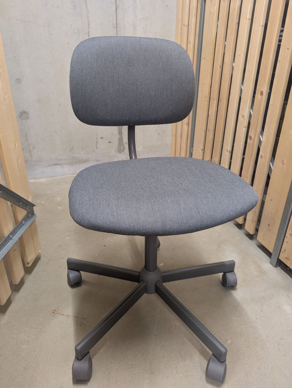 Ikea Sedie: Chaise de bureau – Usato da Lausanne venduto da syl_x2hl