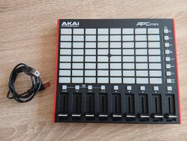 AKAI APC mini MIDI Controller mit USB Kabel guter Zustand