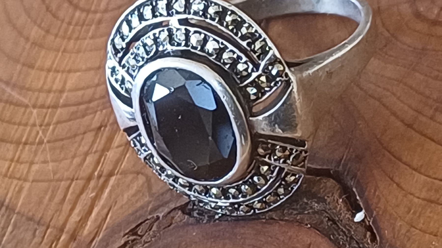 Ringe: Schöner Fingerring mit Stein – Gebraucht aus Flawil von Naphtali