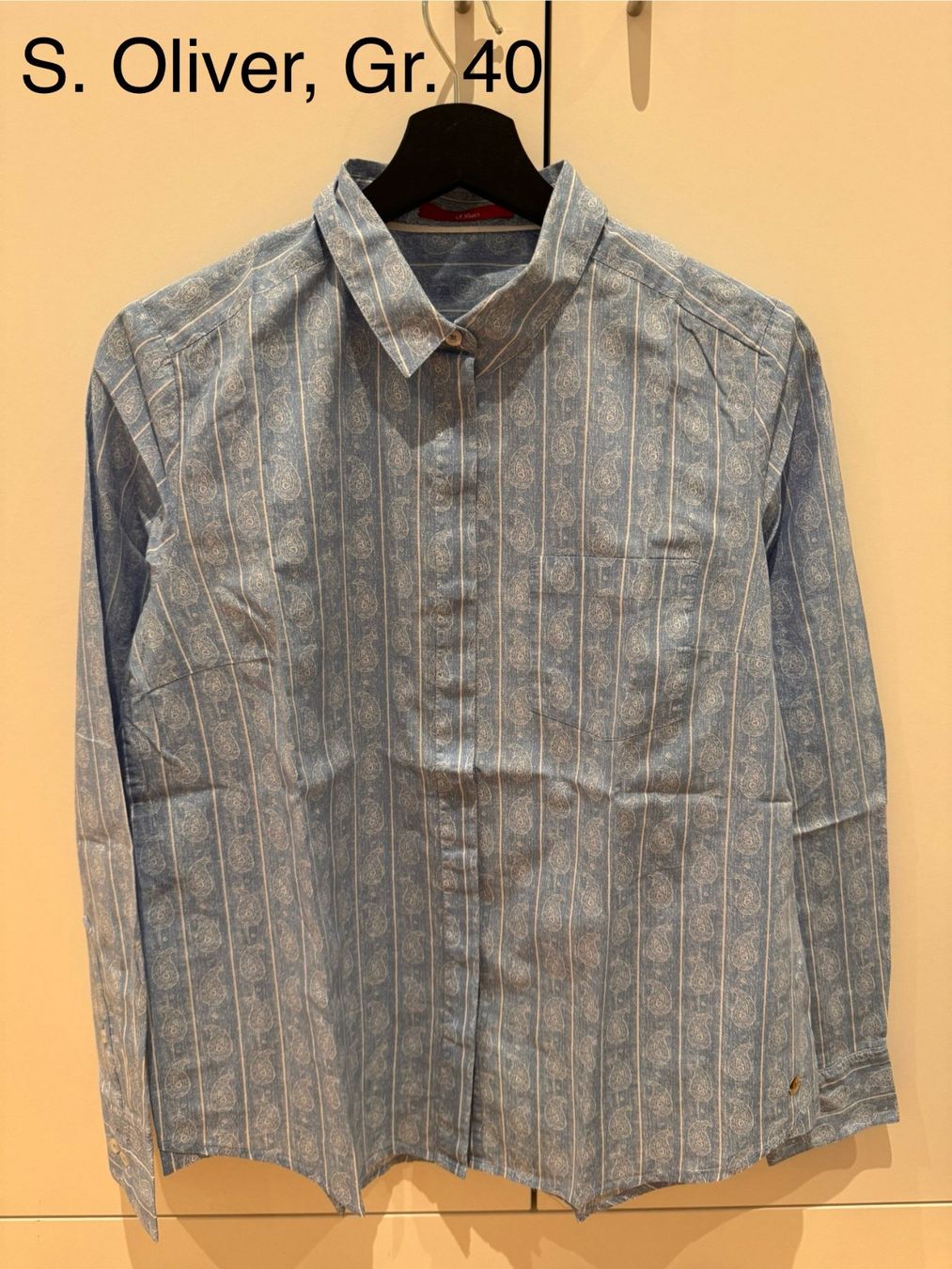 S.Oliver Camicette: Hellblaue Langarmbluse mit Muster S. Oliver Gr. 38/40 – Nuovo (secondo la descrizione) da Kleindöttingen venduto da CorinaCoco