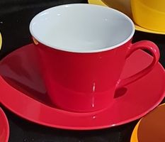 6 Schöne Kaffeetassen mit Untertelle neu v Andrea Fontebasso
