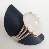 handgefertigter Silberring mit einer Größe Stein gr. 18,8 mm