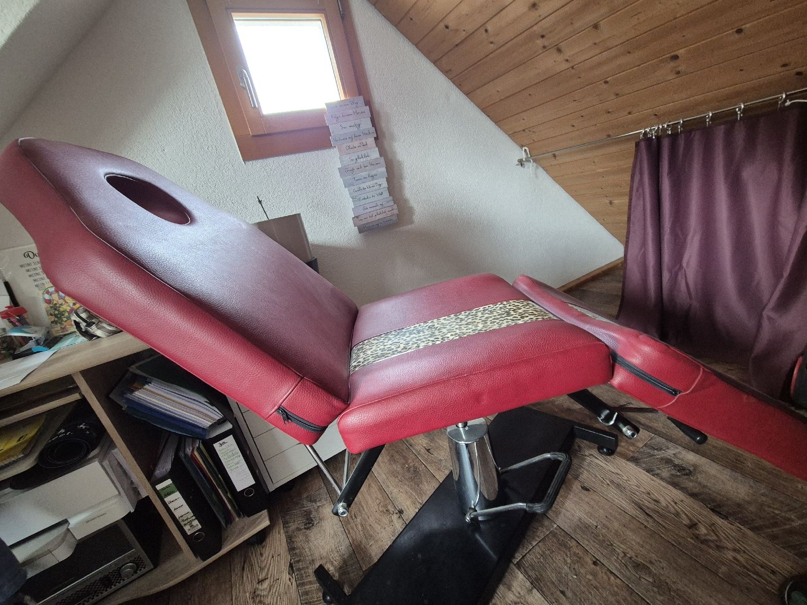 Lettini & sedie per cosmetici: Massageliege / Tattooliege zu verkaufen! – Usato da Berneck venduto da jst_nk6y 5