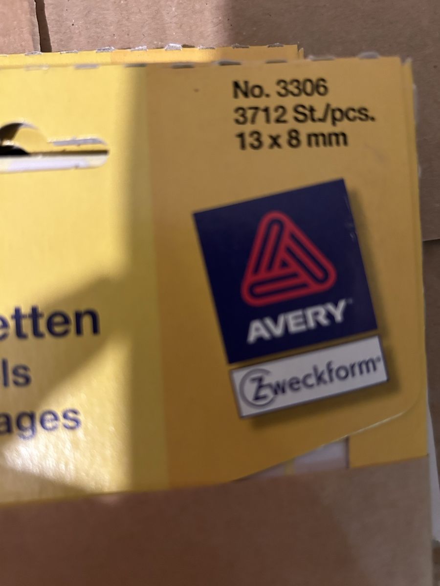 Avery Zweckform Sticker: Etiketten Avery 13x8mm – Nuovo (secondo la descrizione) da Winterthur venduto da turmalina15 1