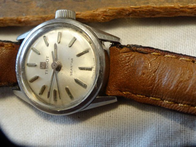 Tissot Montres: TISSOT SEASTAR   DAMEN UHR.HANDAUFZEUG.17RUBIS.SCHÖN LÄÜFT. – D'occasion à zürich par ahmad01 9