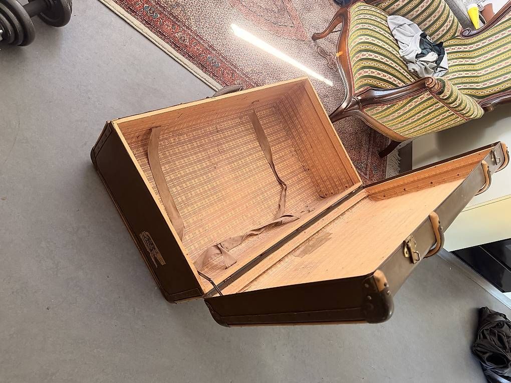 Valises de voyage: Überseekoffer Antik – D'occasion à Gümligen par dav_s5rr 2