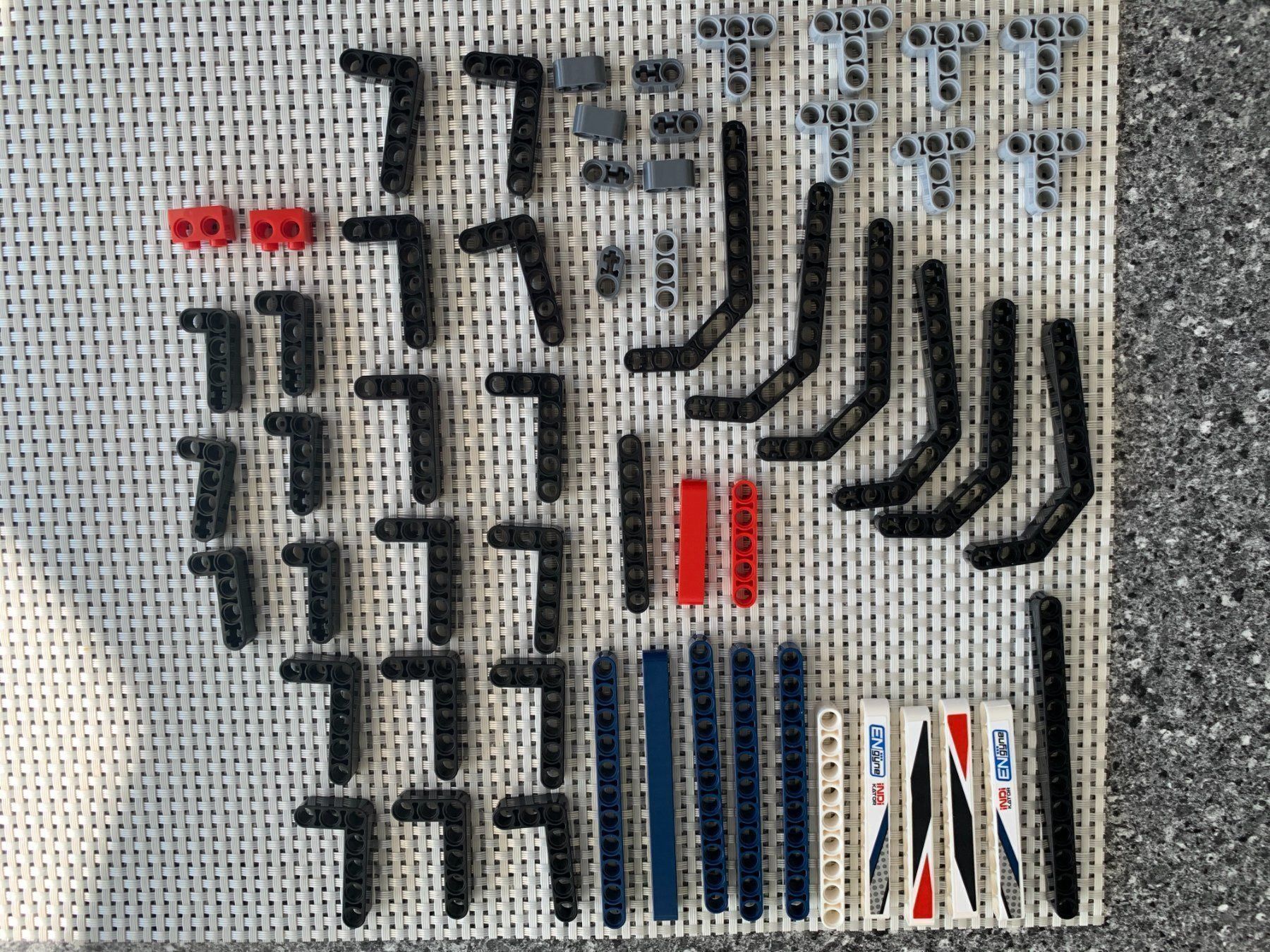 Lego Giocattoli: Lego Technik runde Lochbalken 42109 – Usato da Buochs venduto da Techtelmechtel