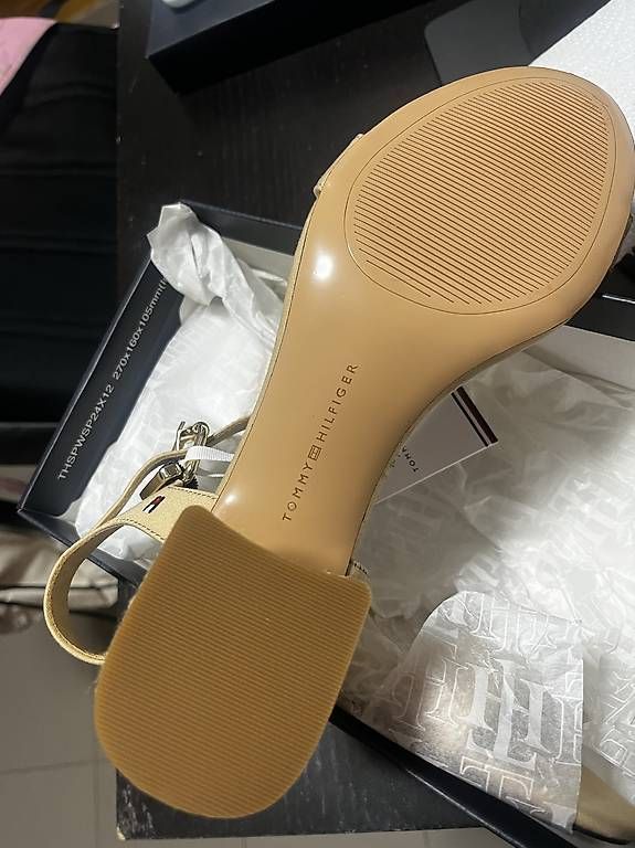 Scarpe da donna: Sandales tommy T42 – Nuovo e nell'imballaggio originale da Pully venduto da yaa_rm7x 2