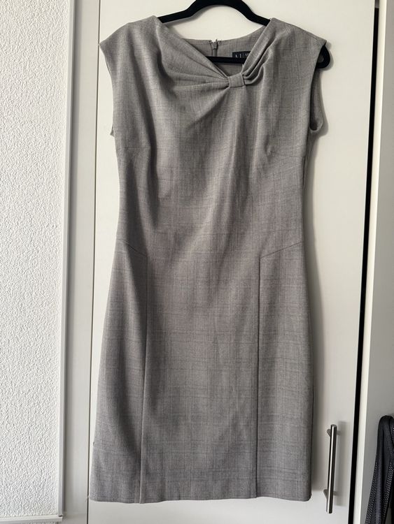 Armani Robes: Etui Business Kleid Armani Jeans S – D'occasion à Kreuzlingen par hae23