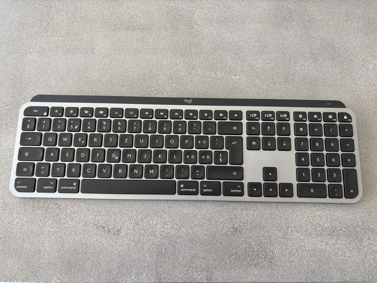 Logitech Tastaturen: Clavier Logitech MX Keys S Graphite excellent état – Gebraucht aus Courtételle von luc_dx68