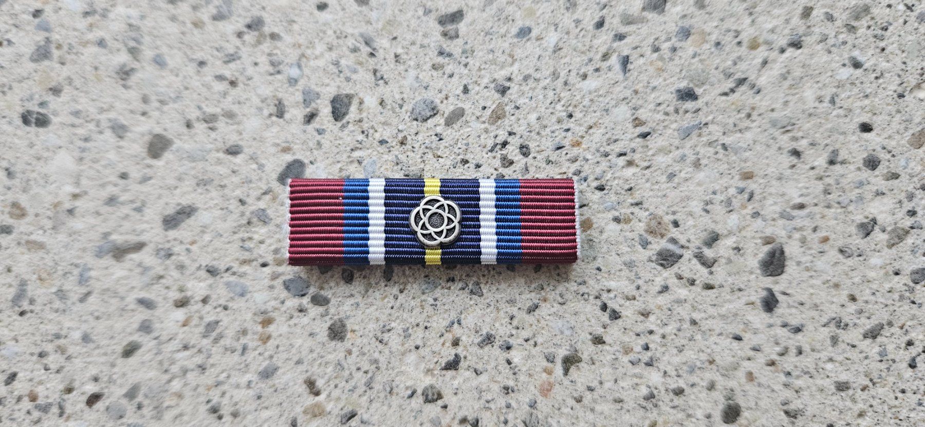 Schweizer Armee Placchette & Badge: *** Bosnien Ribbon *** – Nuovo (secondo la descrizione) da Riedholz venduto da fr_sIruP