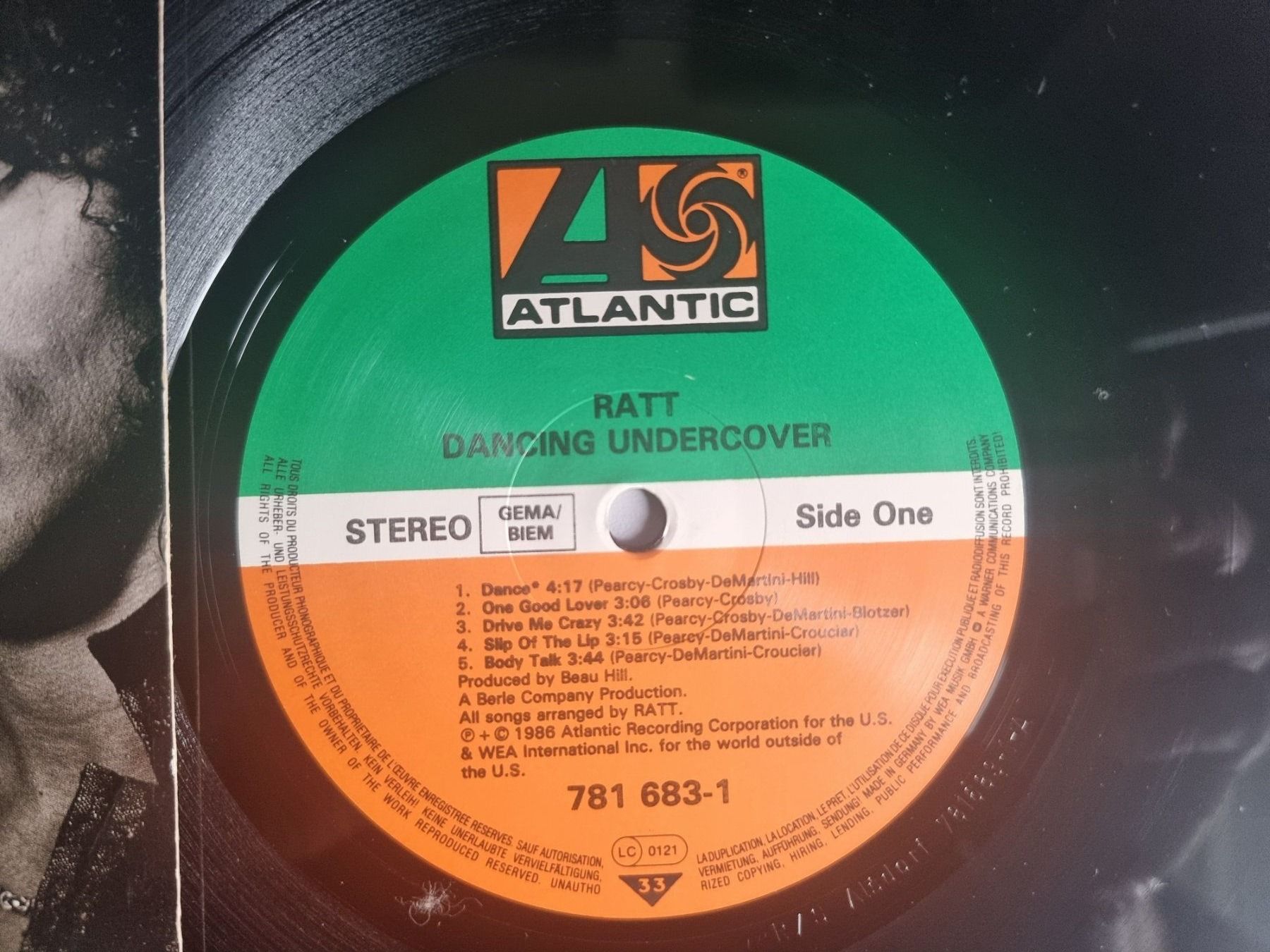 Dischi in vinile: LP Ratt – Dancing Undercover – Usato da Schaffhausen venduto da Kellerrassel 1
