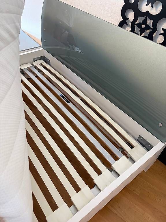 Letti: Bett mit Nachttisch + Matratze – Usato da Rafz venduto da DaSchi
