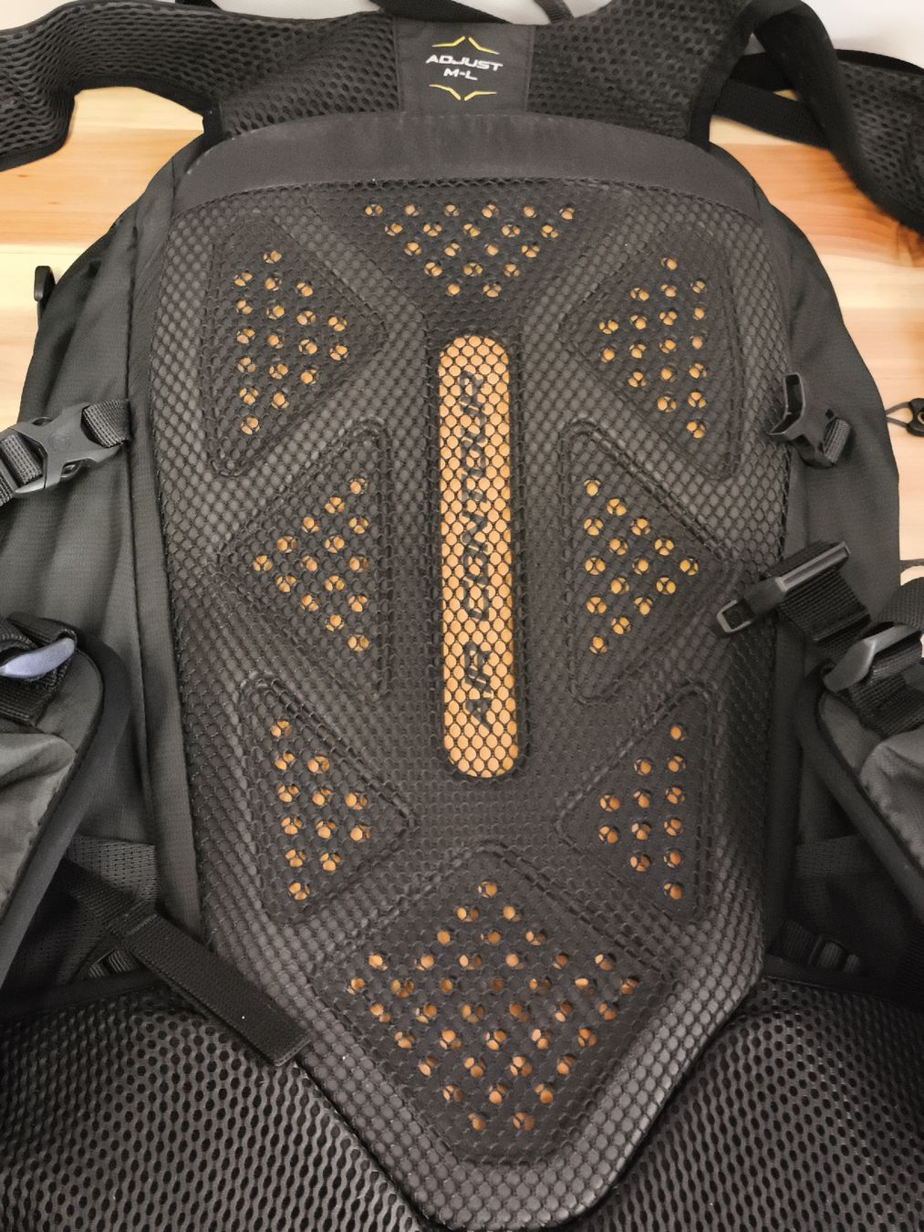 Lowe Alpine Zaini: Lowe Alpine Aeon 18 Wanderrucksack / Daypack(A99) – Usato da Künten venduto da Schnaepplihuus 2