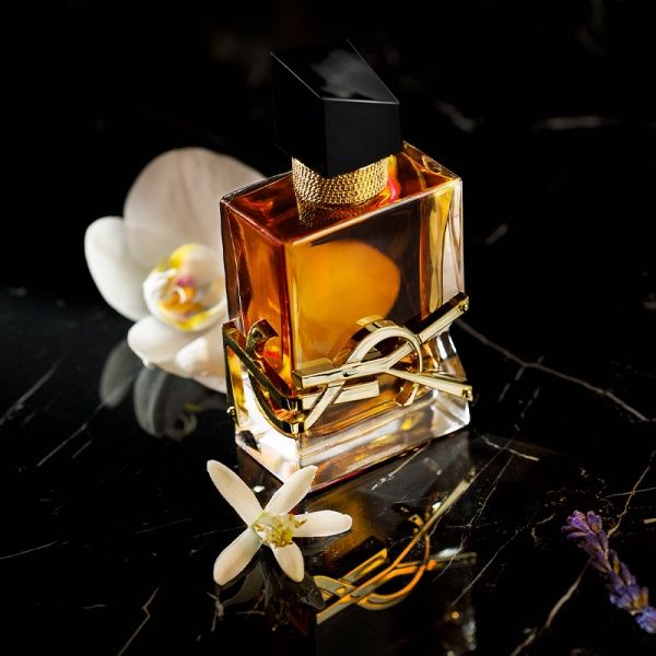 Saint Laurent Profumi & Eau de Toilette: Yves Saint Laurent Libre Intense Eau de Parfum 50ml – Usato da Stein am Rhein venduto da Moons_of_Saturn 6
