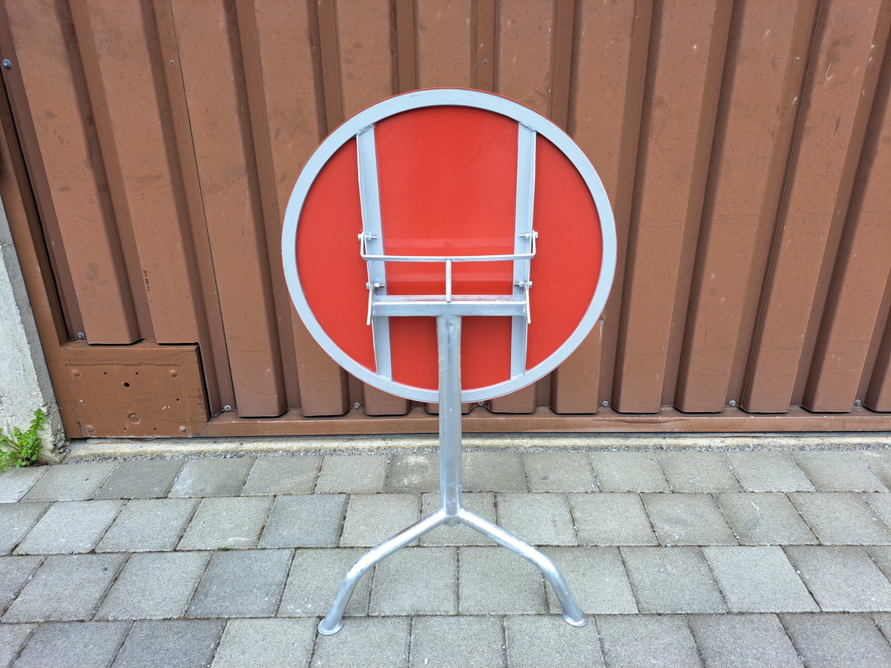 Tavoli: Runder Gartentisch aus Blech – Nuovo (secondo la descrizione) da Buch am Irchel venduto da alinea11 3