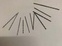 11 kleine Mikrospiralbohrer
