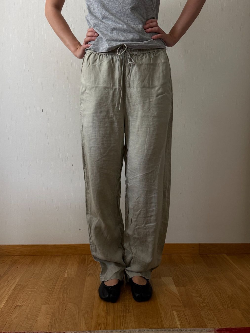 Arket Pantaloni: ARKET Leinenhose - Hellgrün / Salbei - 100% Leinen – Usato da Zürich venduto da nt7 1