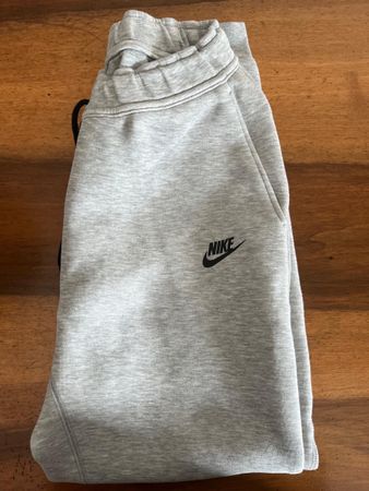 Nike Tech Jogginghose grau/schwarz