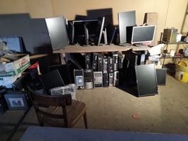 Restposten PC,s, tft Bildschirme etc.
