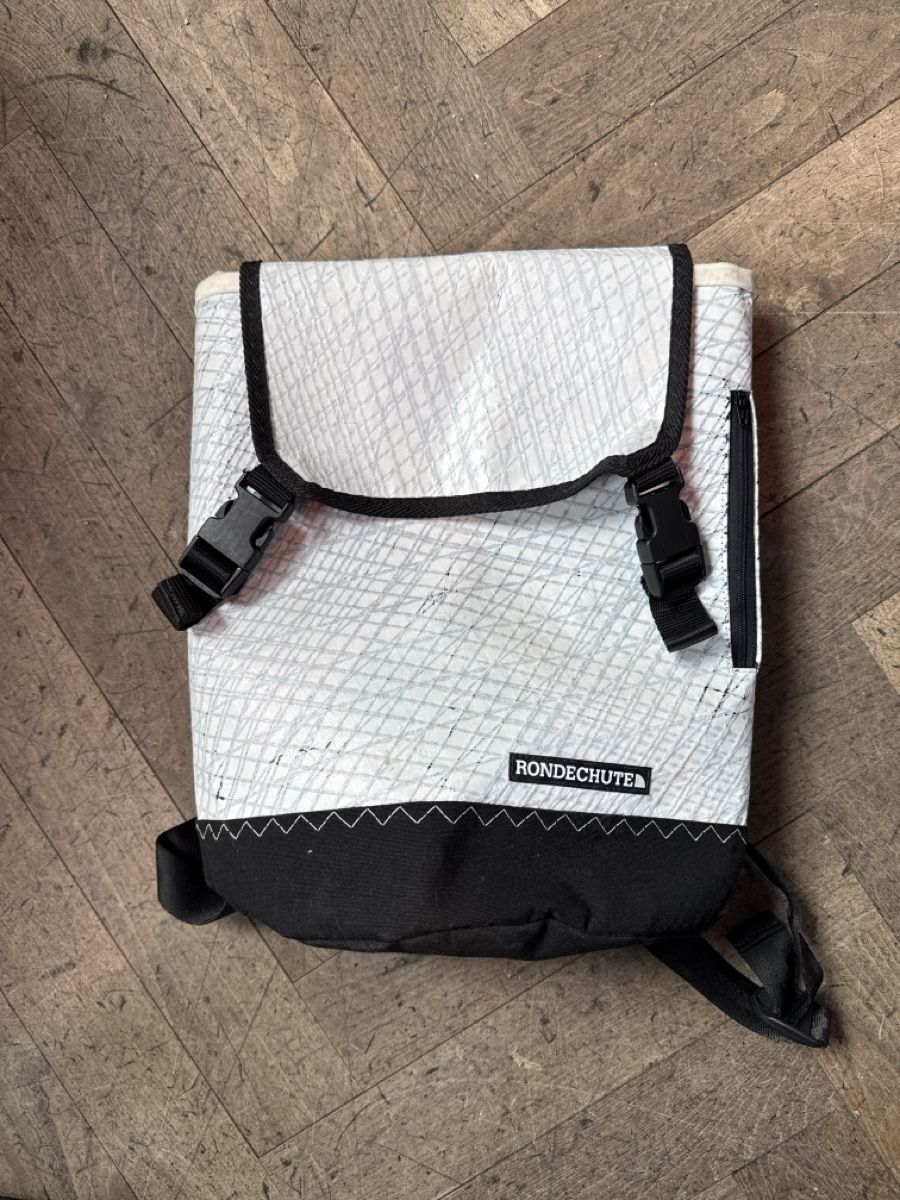 Borse: Rondechute Small Backpack - Lightweight Summer Accessory – Usato da Bern venduto da Guardachuva