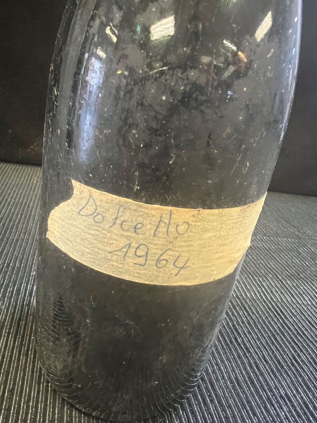 Vino: DOLCELLO 1964 – Nuovo (secondo la descrizione) da Genève venduto da Leboucheoreilles 1