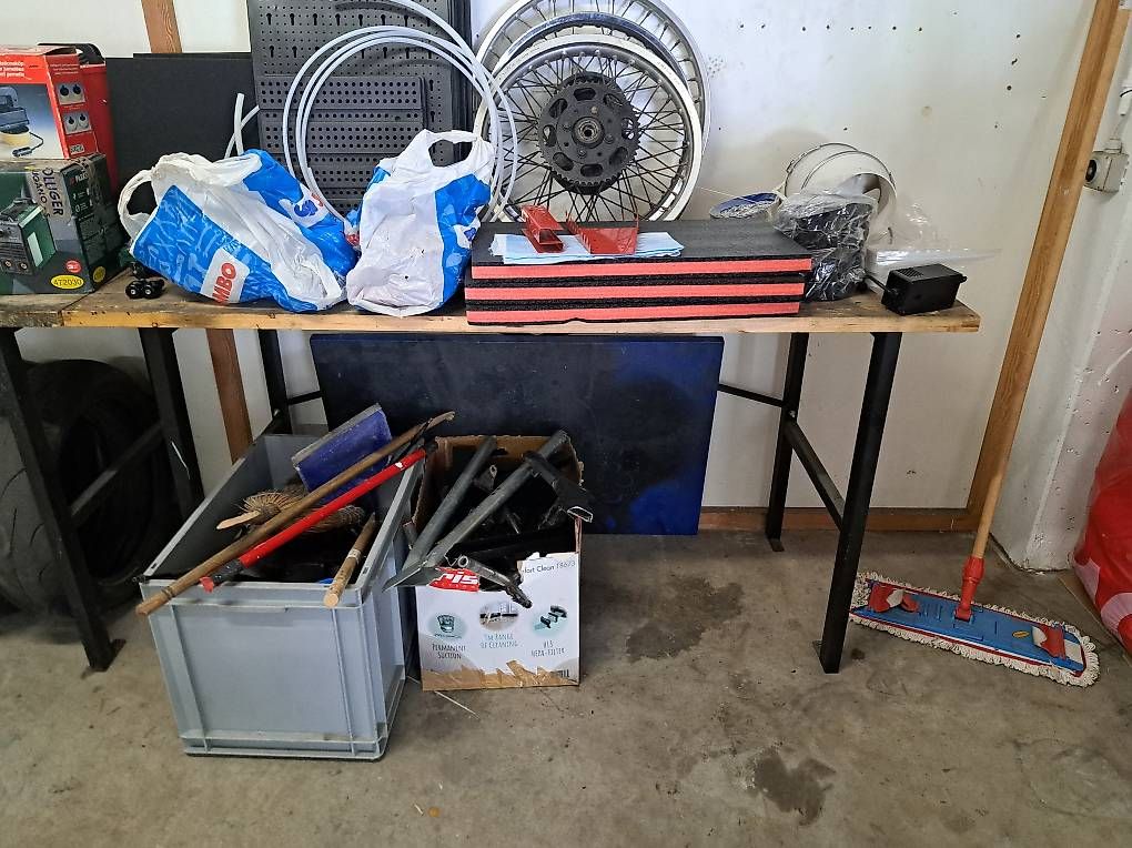 Tavoli: Vendo coppia tavoli – Usato da Lugano venduto da pug_x7zg