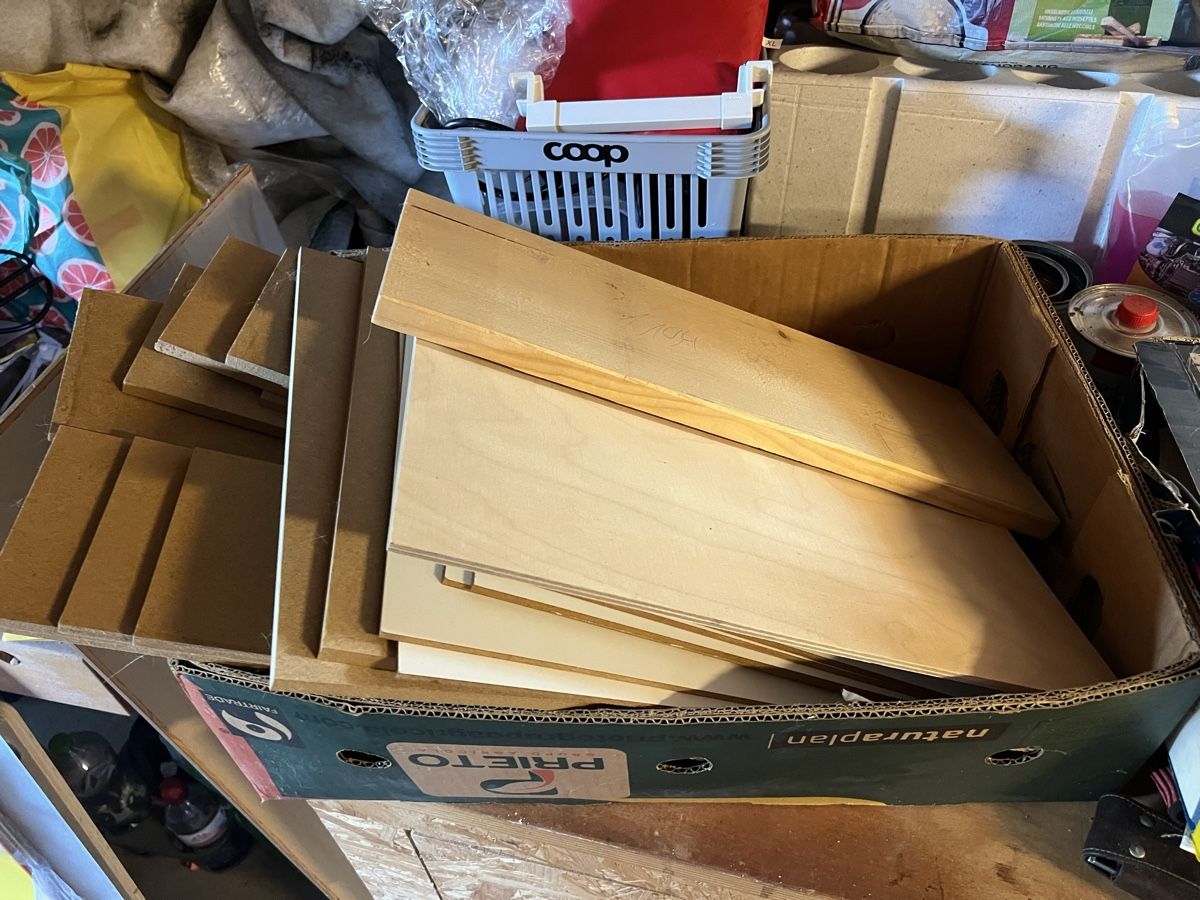 Articles en bois: Verschiedene kleine Holzplatten – Neuf (Voir description) à Huttwil par luk_9tdh 2