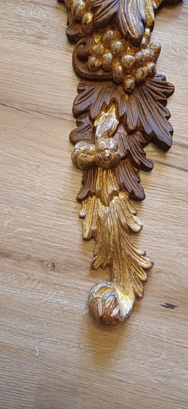 Tutte le decorazioni: Schöne geschnitzte Holzverzierung – Usato da Flawil venduto da Naphtali 5