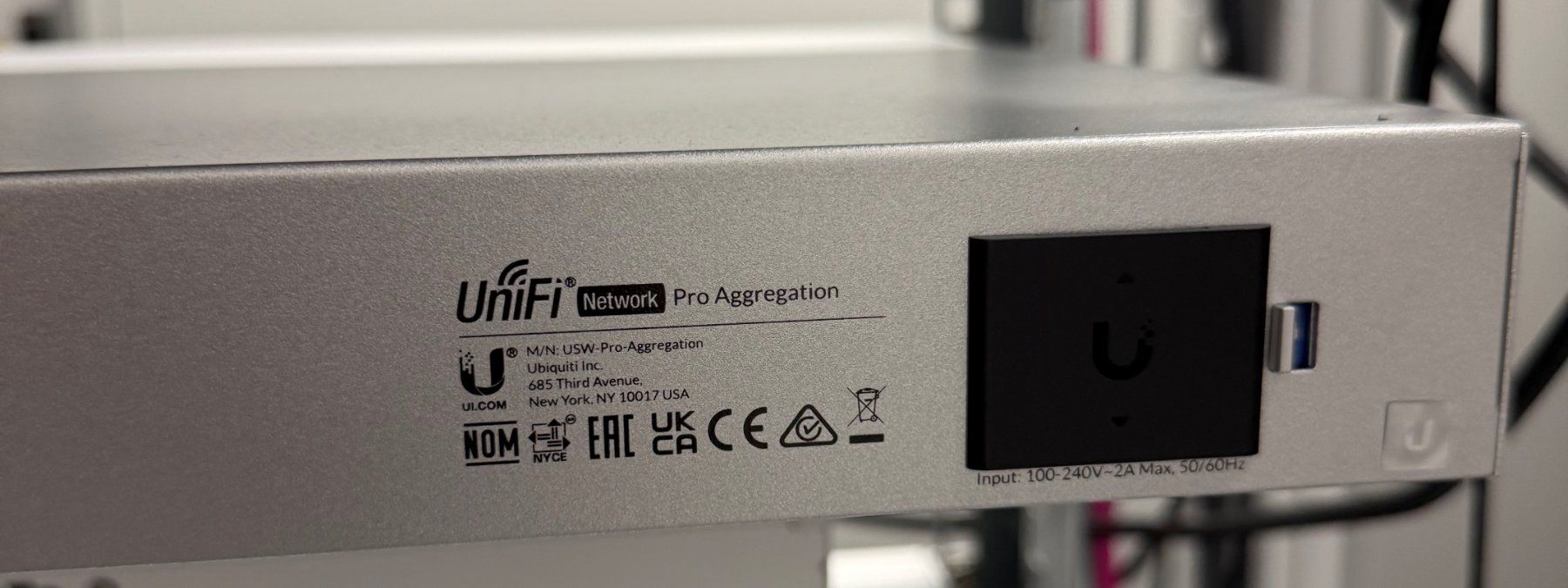 Hub & Switch: Ubiquiti UniFi USW-Pro-Aggregation – Usato da Baar venduto da BrickHeadCH 2