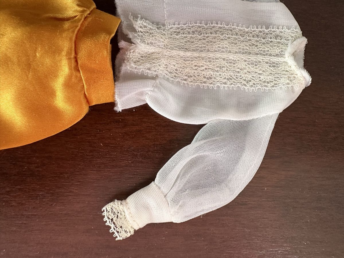 Bambole: Schönes Vintage Barbiekleid – Usato da Herbriggen venduto da Sehrazade 2