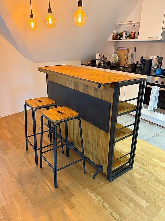 Equipement de magasin & Foires: Bartisch/Bar Table + 2 Hocker/Stools, Pickup Only! – D'occasion à Zürich par mar_bzd9