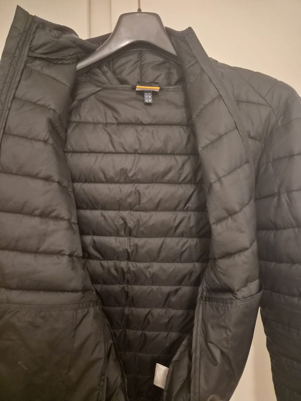 Ellesse Jacken: Ellesse Steppjacke Schwarz – Gebraucht aus Dübendorf von jon_p8yl 1