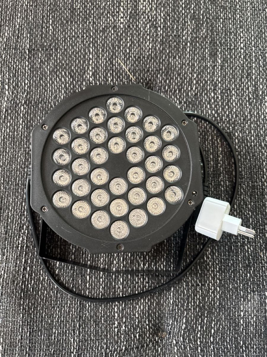 Lampade: LED Spot Scheinwerfer (4 Stk.) – Usato da Ueberstorf venduto da Pichu95