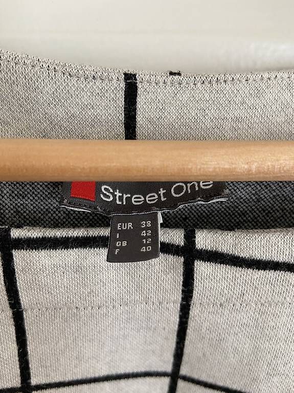 Pullover & Sweatshirts: Pullover kariert (Gr. 38) – Gebraucht aus Tägerwilen von lea_vs97 2
