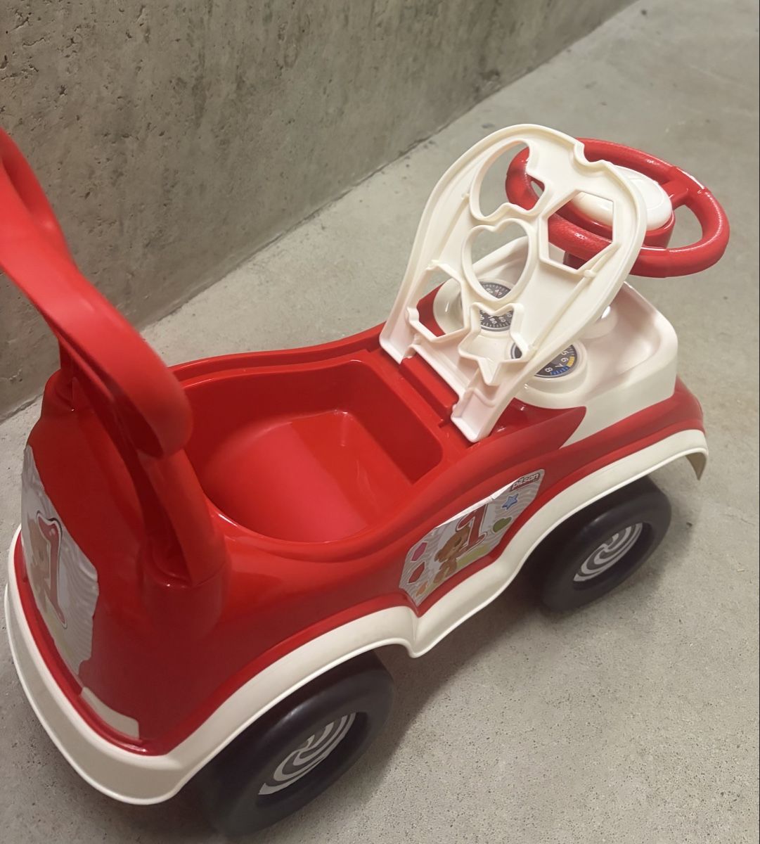 Jouets: Kinder-Gehhilfe / Auto – D'occasion à Zürich par ste_5rs7 2
