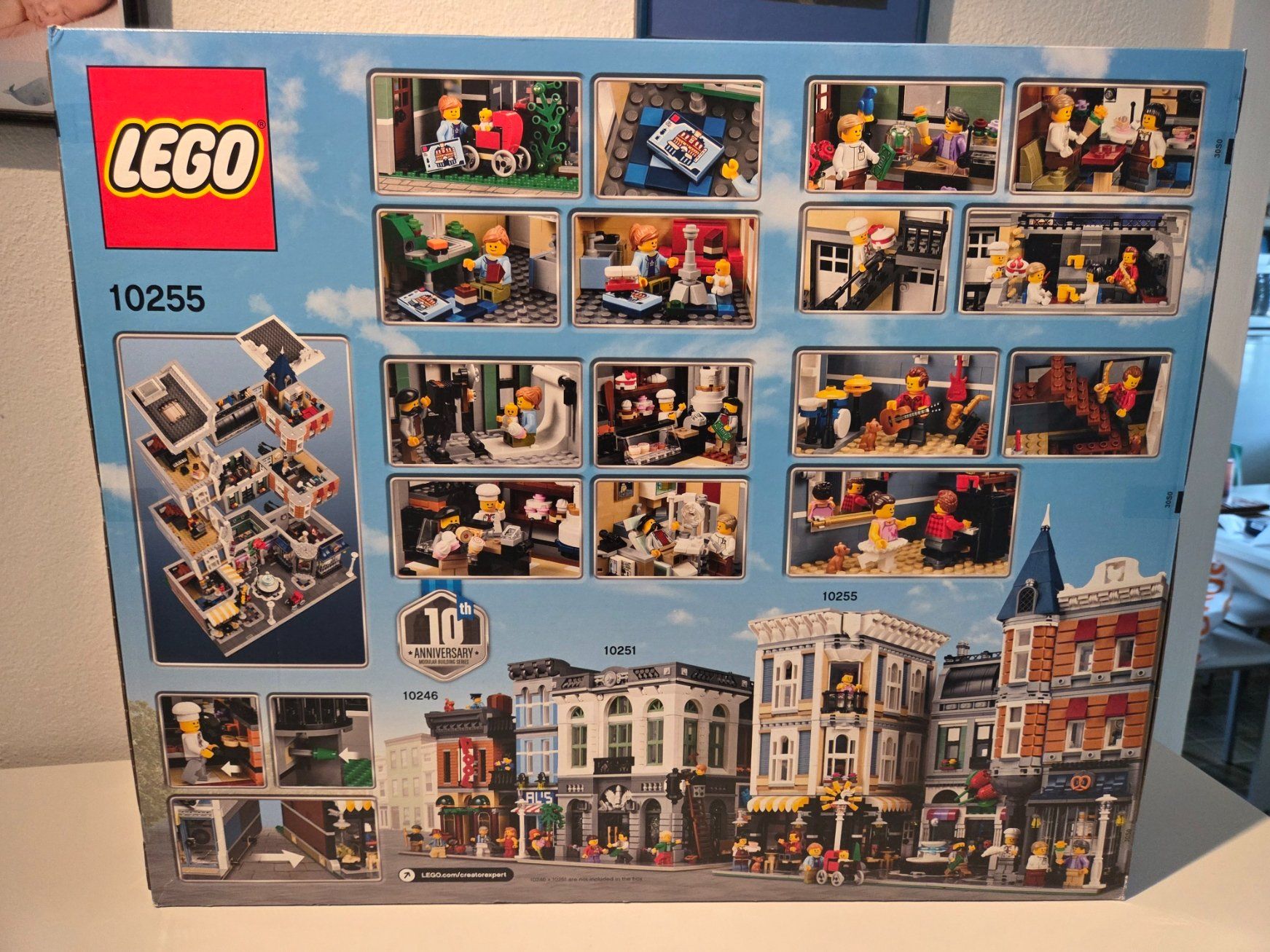 Lego Kit di costruzioni: Lego Creator Expert 10255 Assembly Square Neu – Nuovo e nell'imballaggio originale da Rüttenen venduto da Loier0 1
