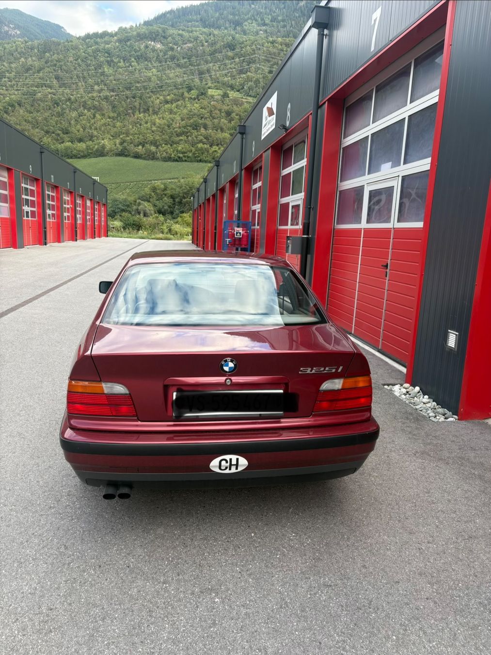 BMW Automobili: BMW 325i coupé – Usato da Grône venduto da byl_wwj6 1