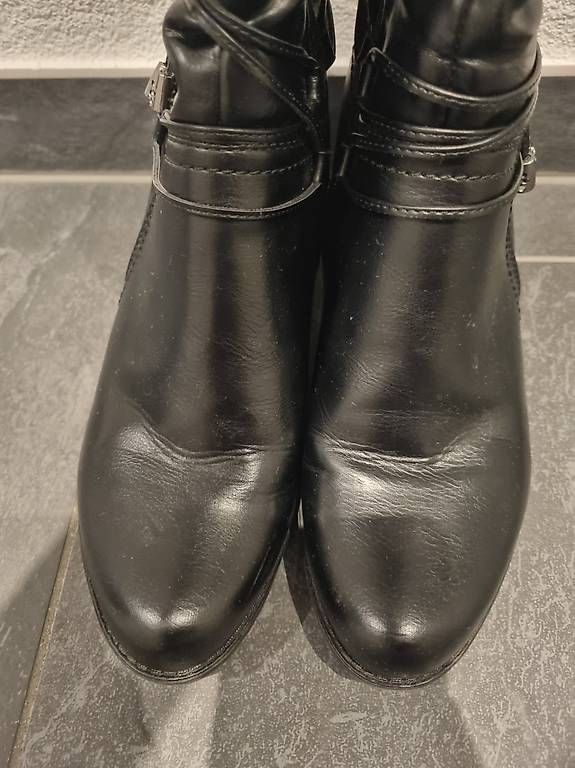 Scarpe da donna: Stiefel mit Absatz Grösse 40 – Usato da Staufen venduto da Puzzelii 1