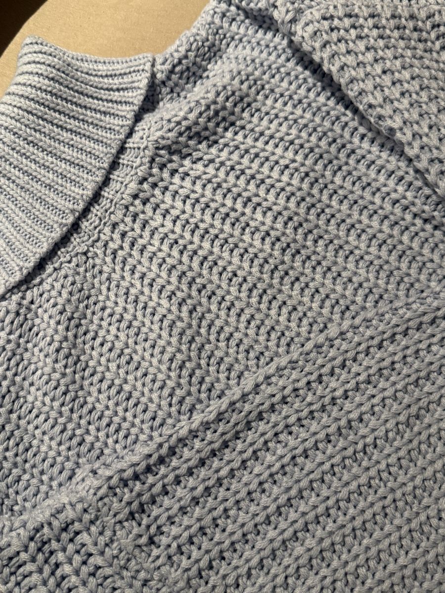 Maglioni & Felpe: Wunderschöner Strickpullover in Hellblau, Grösse S – Usato da Zollikofen venduto da Akshy 2