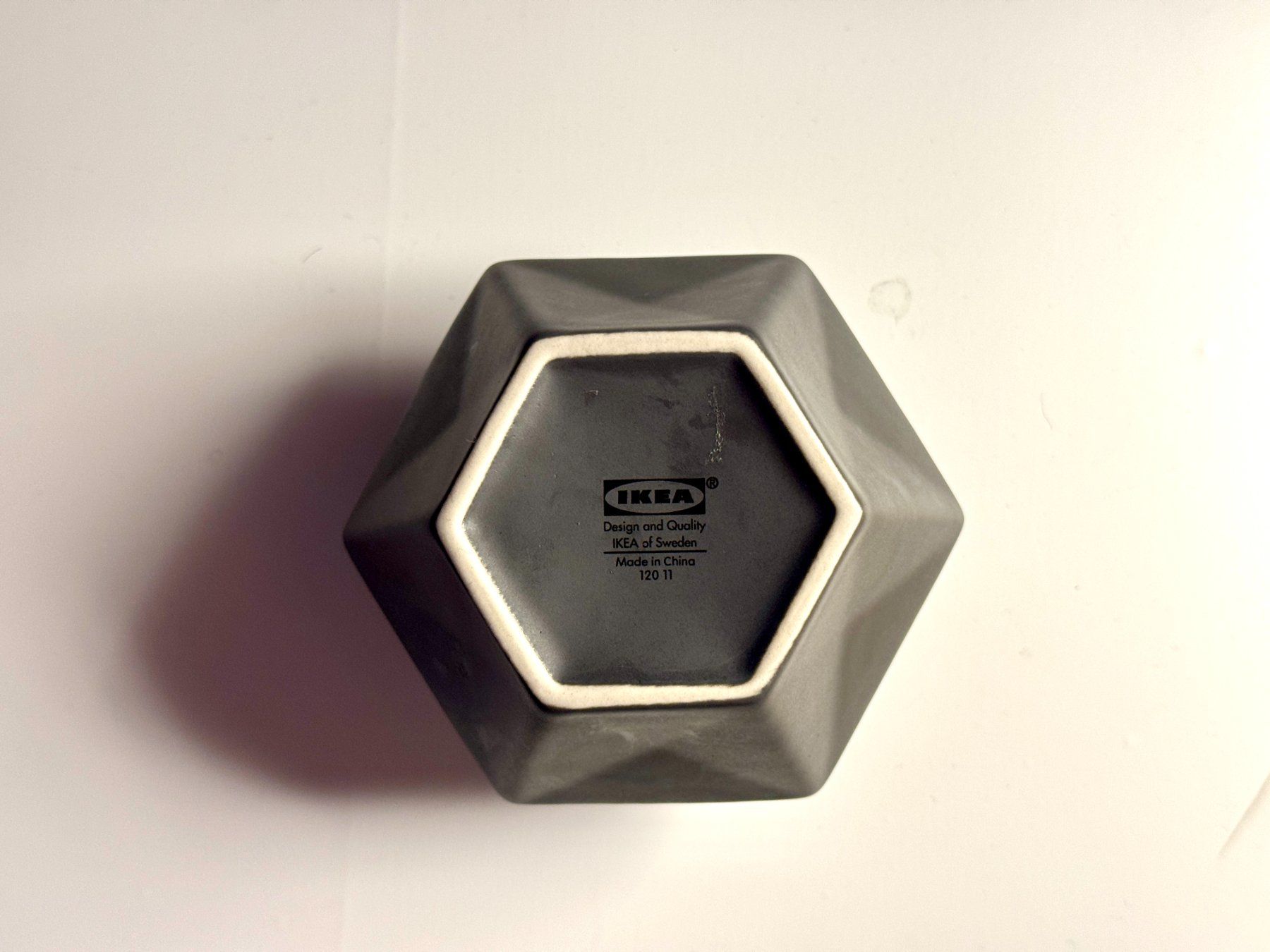 Ikea Blumentöpfe: IKEA Mini-topf / vase,  keramik, origami-style – Gebraucht aus Schlieren von Edgar_k 4