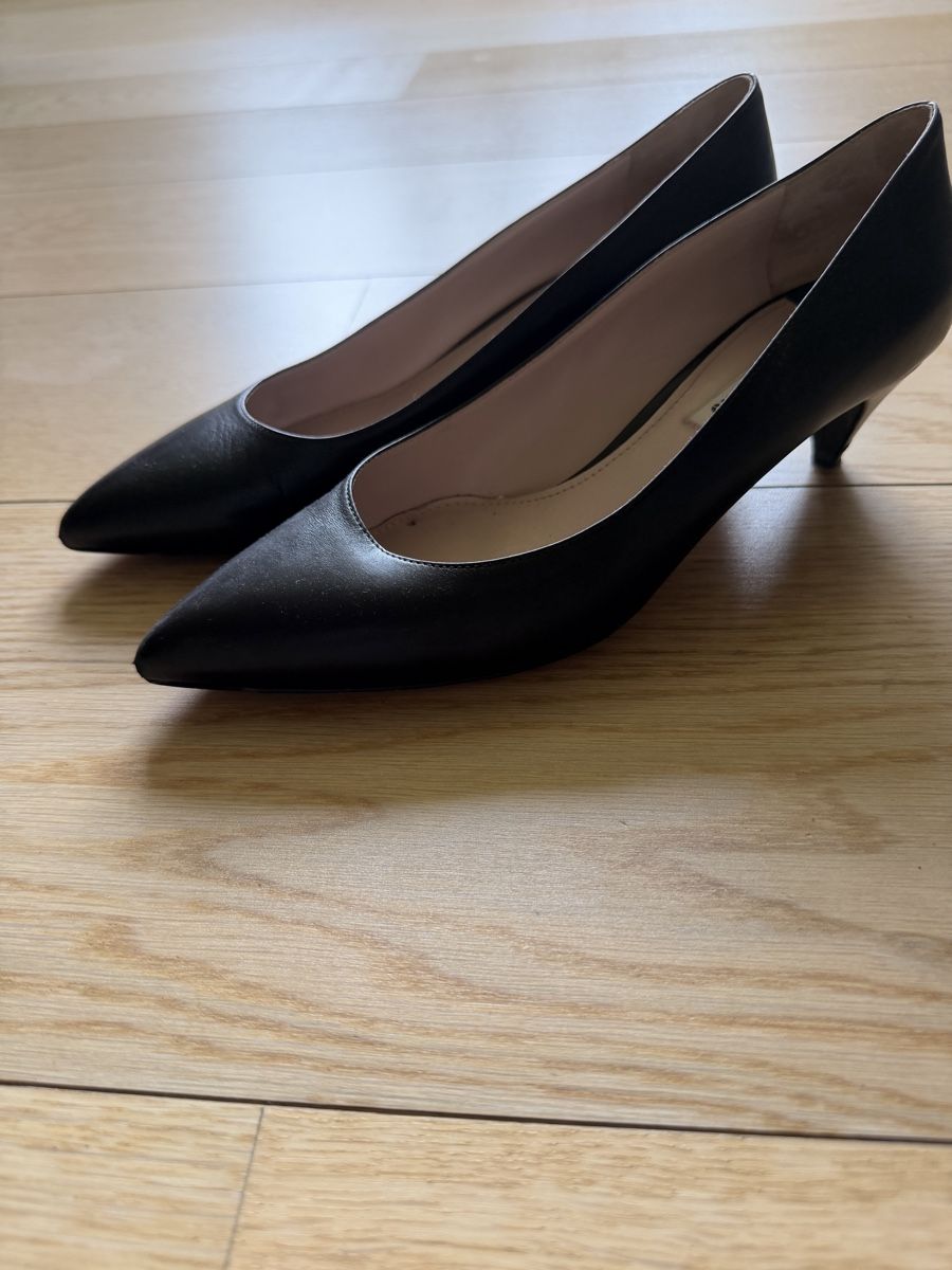 Miu Miu Damenschuhe: Miu Miu Schuhe – Gebraucht aus Zürich von cha_y9x8