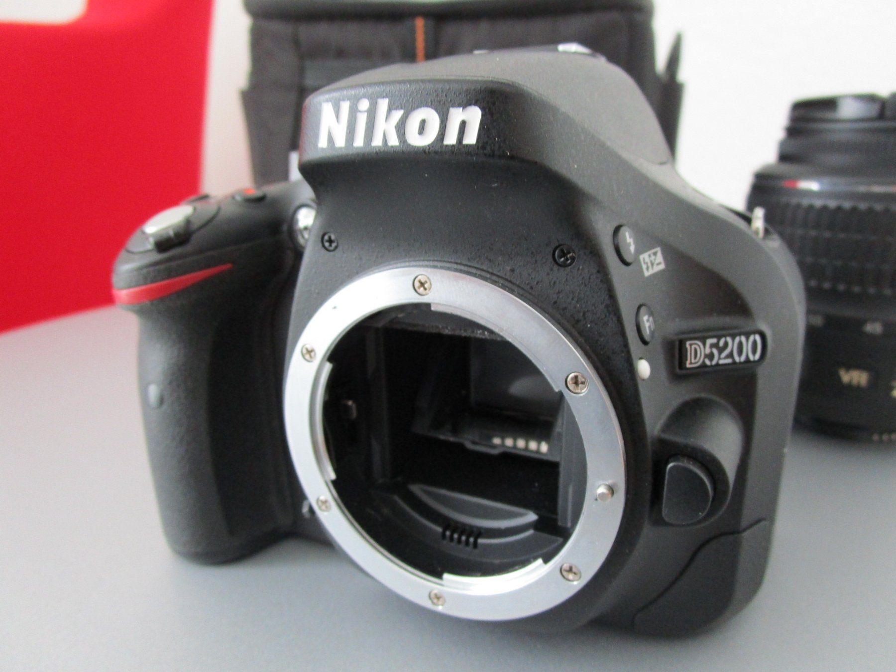 Nikon Fotocamera: Spiegelreflexkamera NIKON D5200 – Usato da Lengnau BE venduto da ber_yhl5 1
