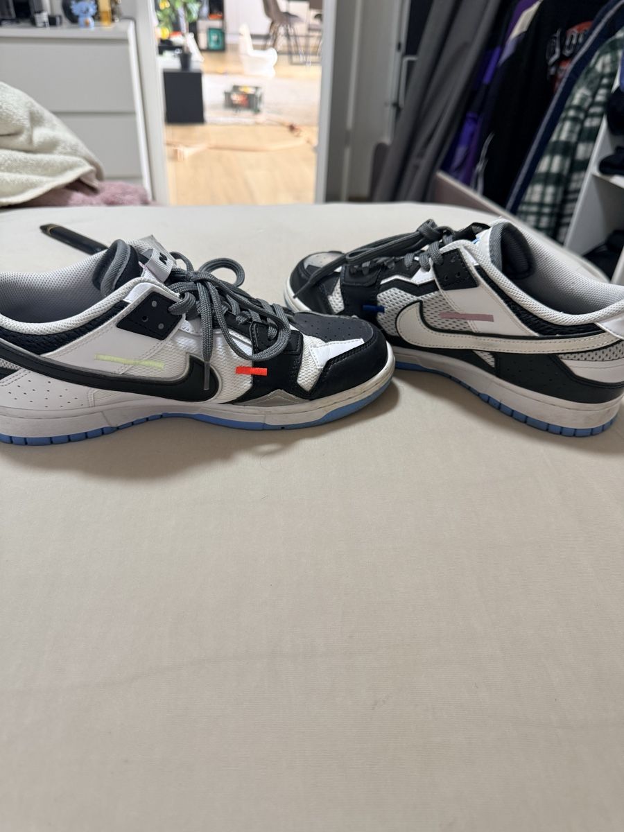 Nike Chaussures hommes: Nike Dunk Low Scrap Mismatch – D'occasion à Pomy par Asw.luxury
