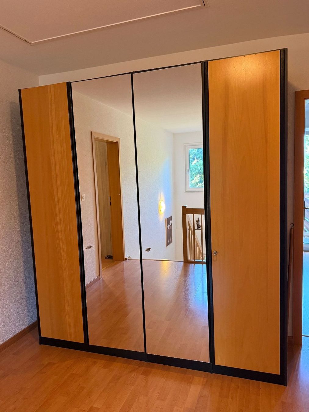 Armoires: Kleiderschrank – D'occasion à Illnau par Birdielady