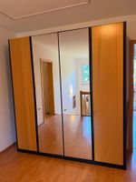Kleiderschrank