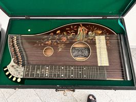 Zither (Konzert-) mit schönen Einlagebildern