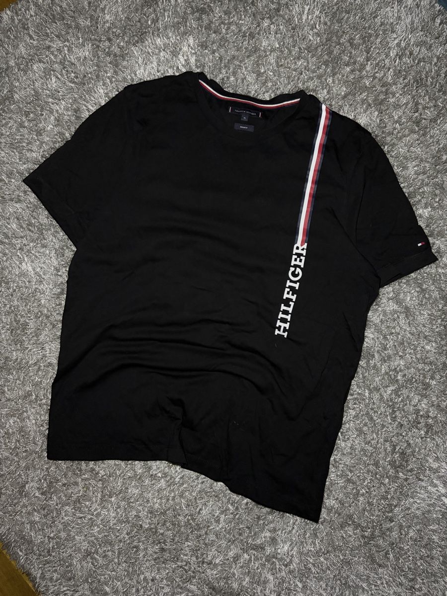 Tommy Hilfiger T-Shirts: Tommy Hilfiger T-Shirt schwarz  – Neu (gemäss Beschreibung) aus Brislach von edu_t6pq